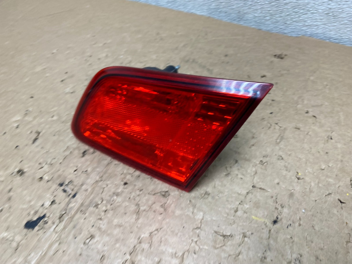 2010-2014 Subaru Legacy Right Passenger Rh Side Tail Light Inner V0418 DW1
