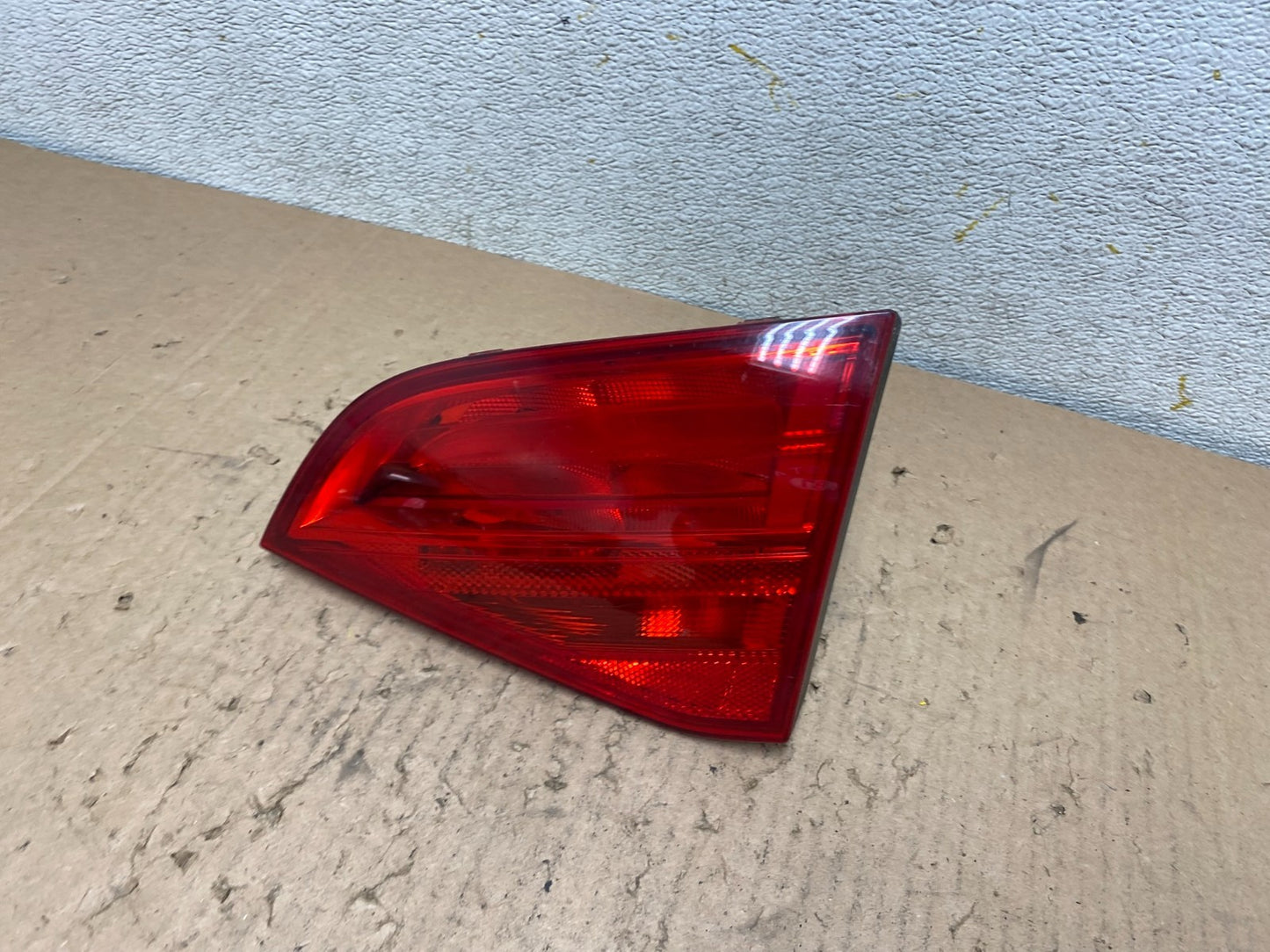 2009-2012 Audi A4 Wagon Avant Right Passenger Side Inner Tail Light P9728 DW1