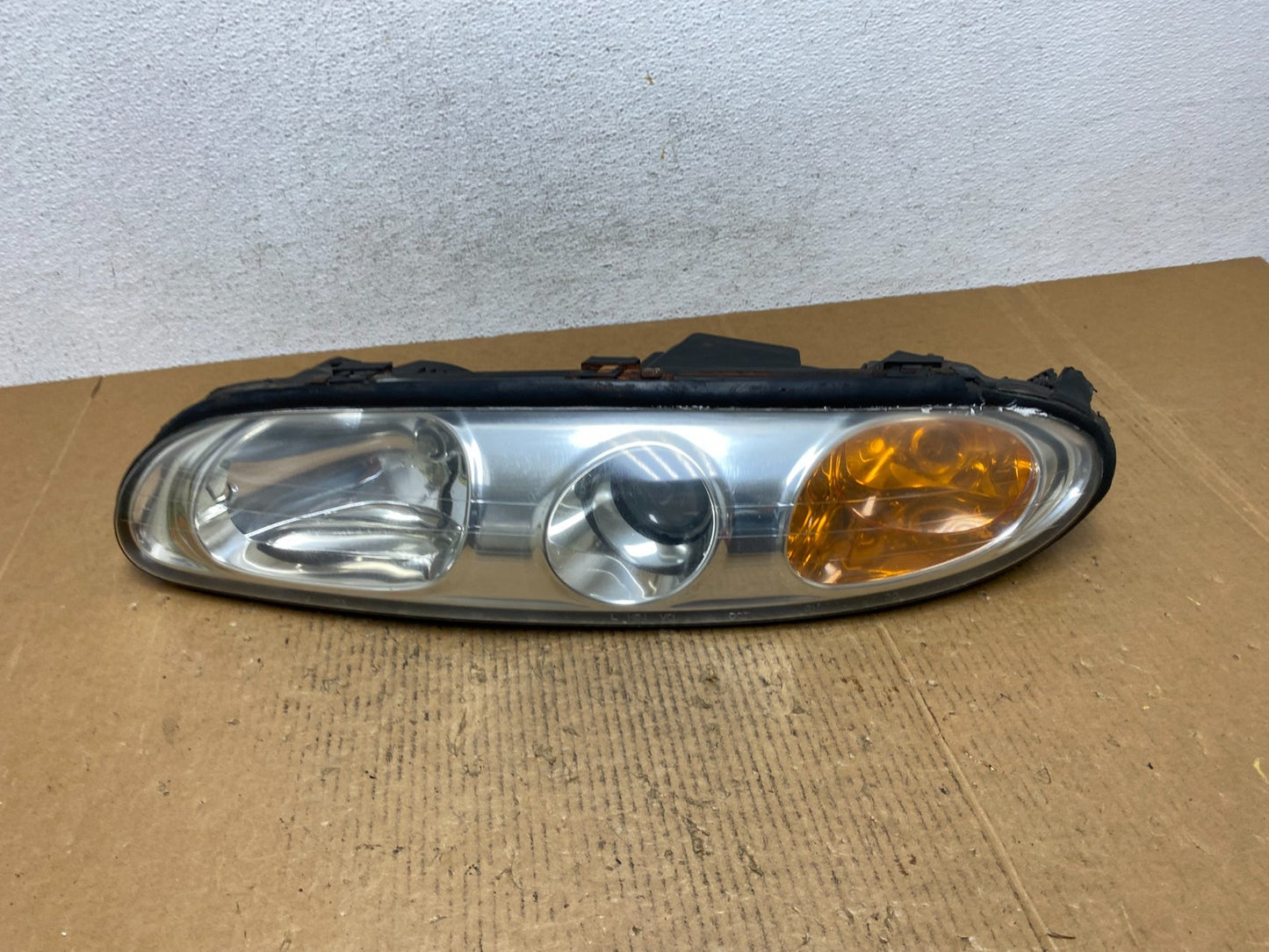 2001 to 2003 Oldsmobile Aurora Left Driver LH Side Headlight AE1405 DG0