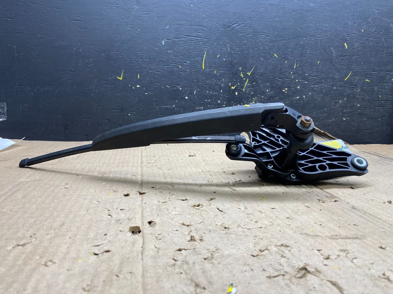 2011 to 2017 BMW X3 Rear Windshield Wiper Motor OEM X1998 DG3