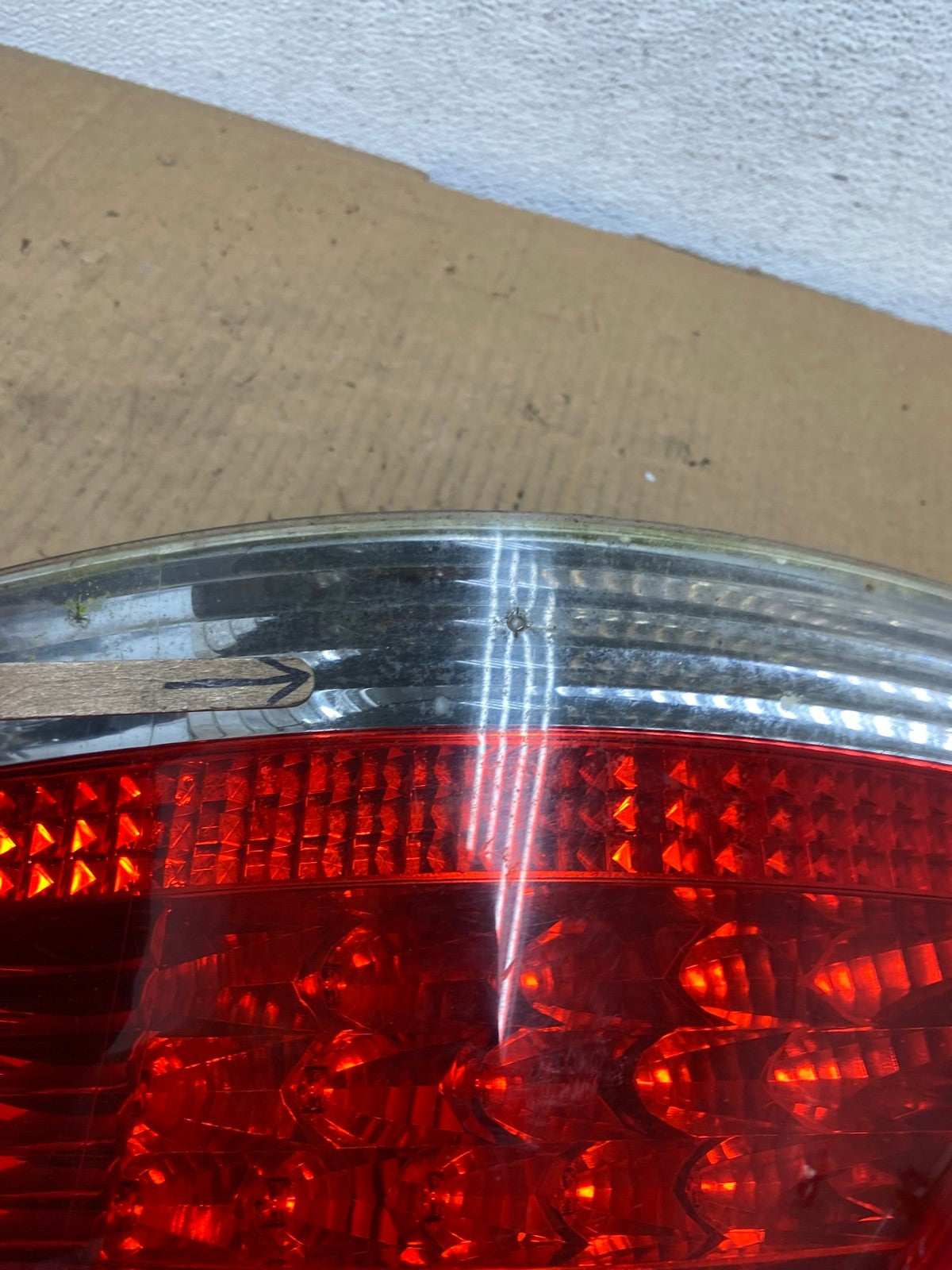 2002 to 2005 BMW 7-Series 745i 760i Right Passenger Tail Light AD0957 LK4