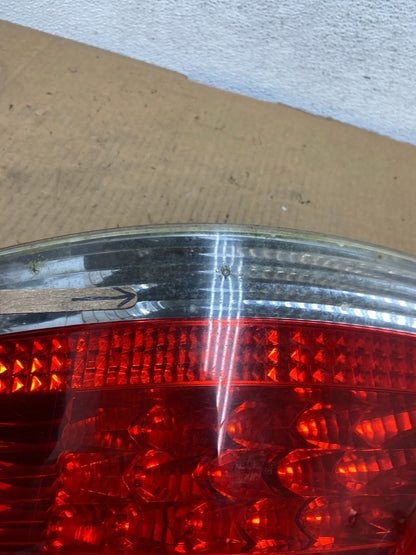 2002 to 2005 BMW 7-Series 745i 760i Right Passenger Tail Light AD0957 LK4