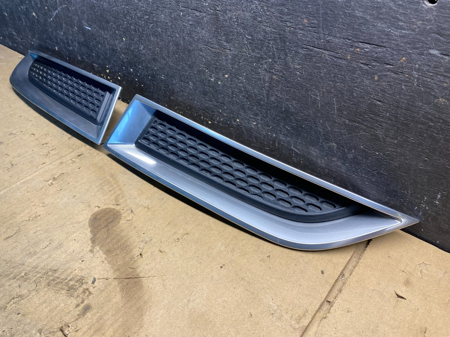 2013 2014 2015 GMC Acadia Front Left+Right Set Grille Bezel Bumper Oem X0381 DG2
