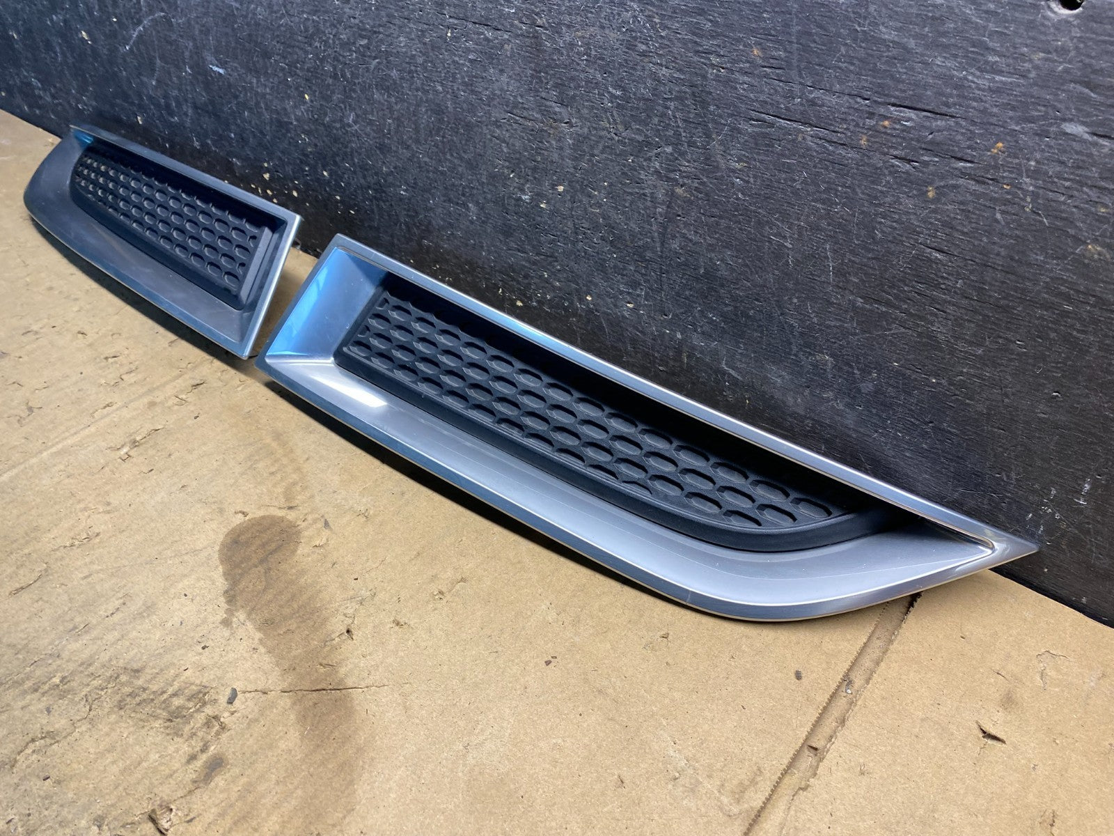 2013 2014 2015 GMC Acadia Front Left+Right Set Grille Bezel Bumper Oem X0381 DG2