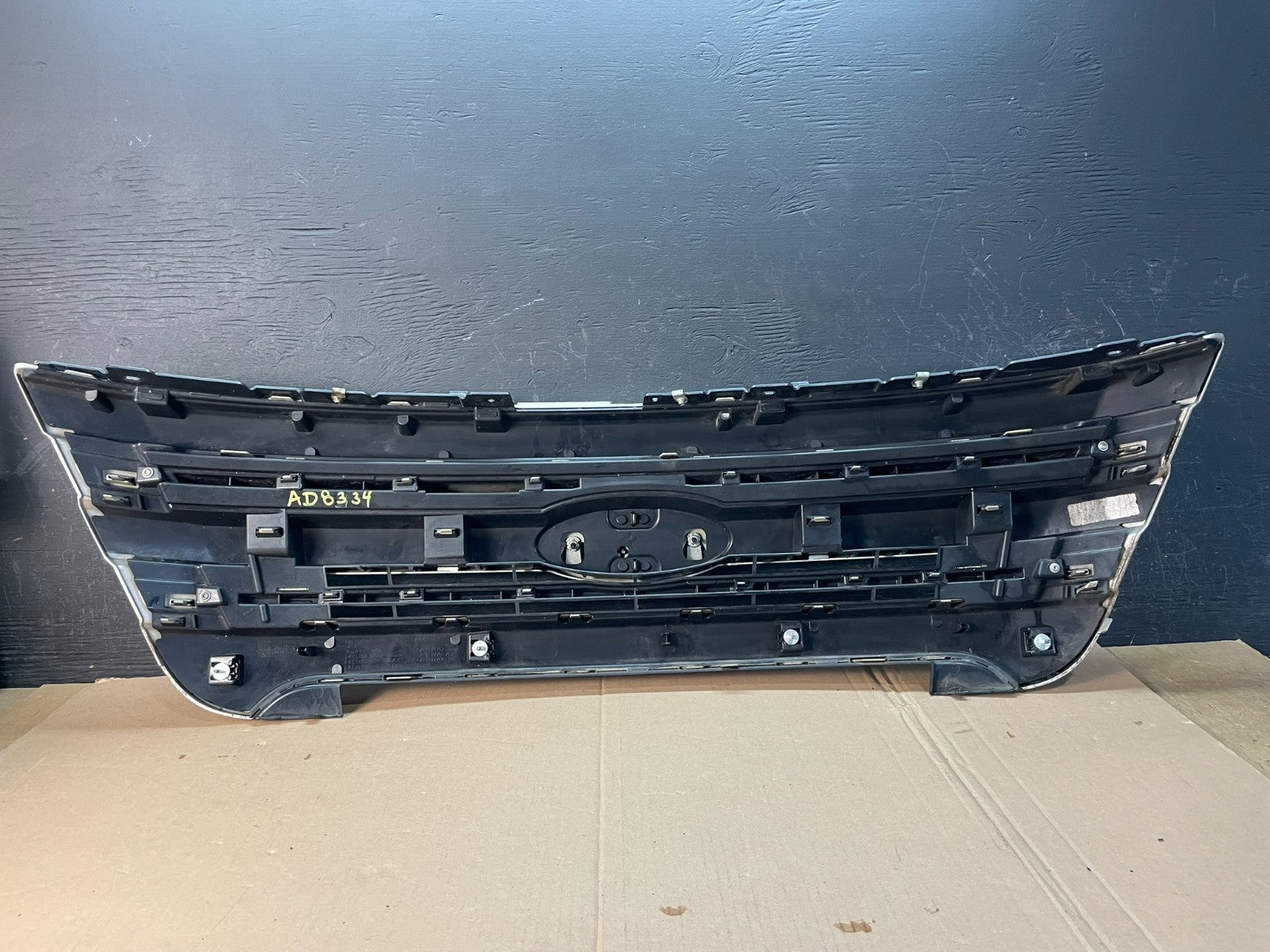 2011 to 2015 Ford Explorer Upper Front Grill Grille AD8334 DG6