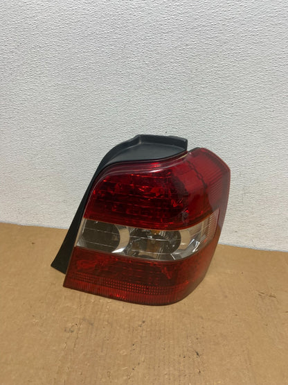 2004-2007 Toyota Highlander Right Passenger RH Side Tail Light AC8517 DW0