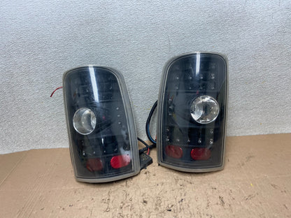 2000-2006 Chevrolet Suburban Tahoe Yukon Left+Right Set LED Tail Lights Y0772 DG0