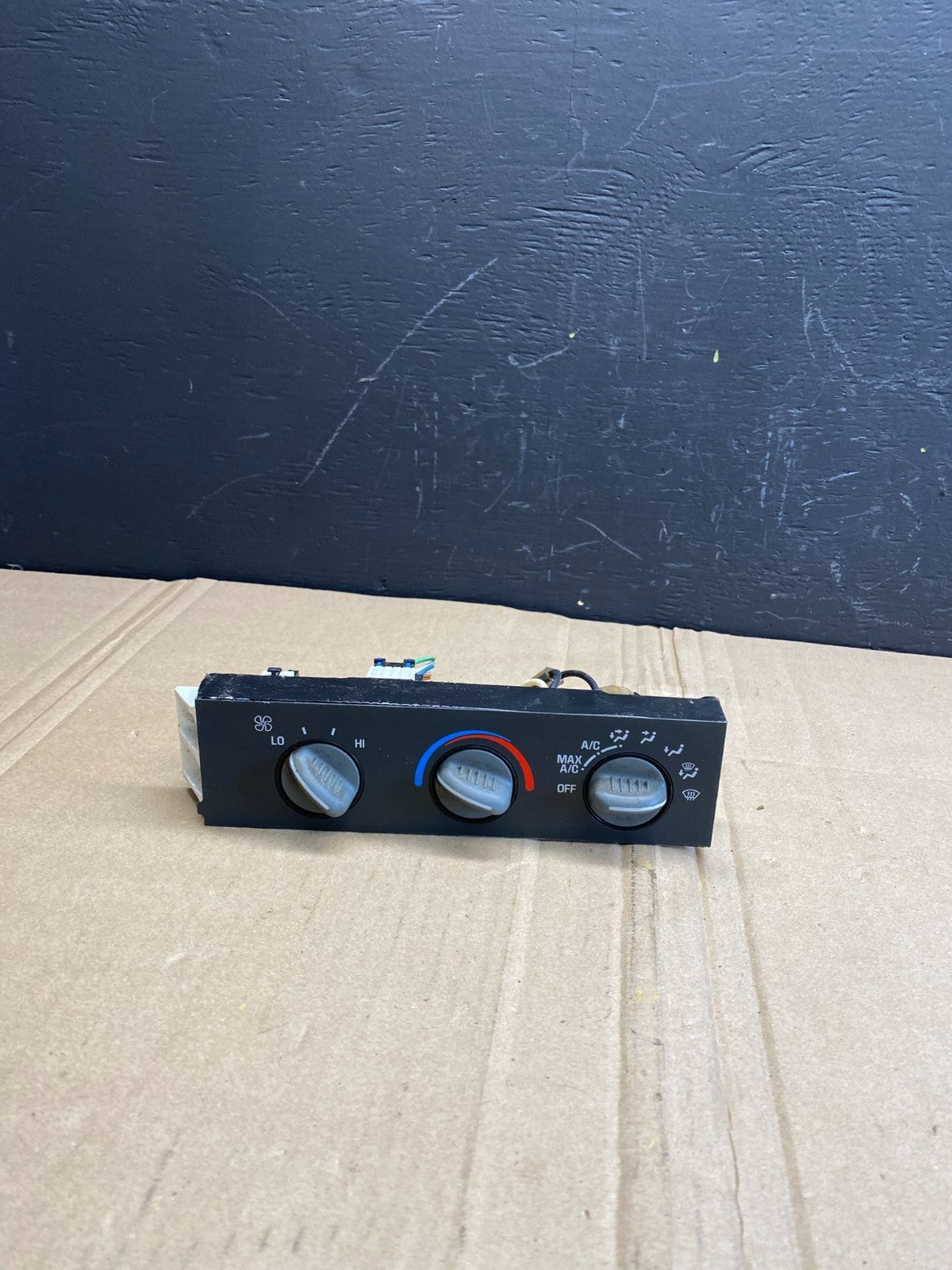 2001 - 2007 GMC Chevrolet Express 1500 Climate Control A/C AB8697 DG0