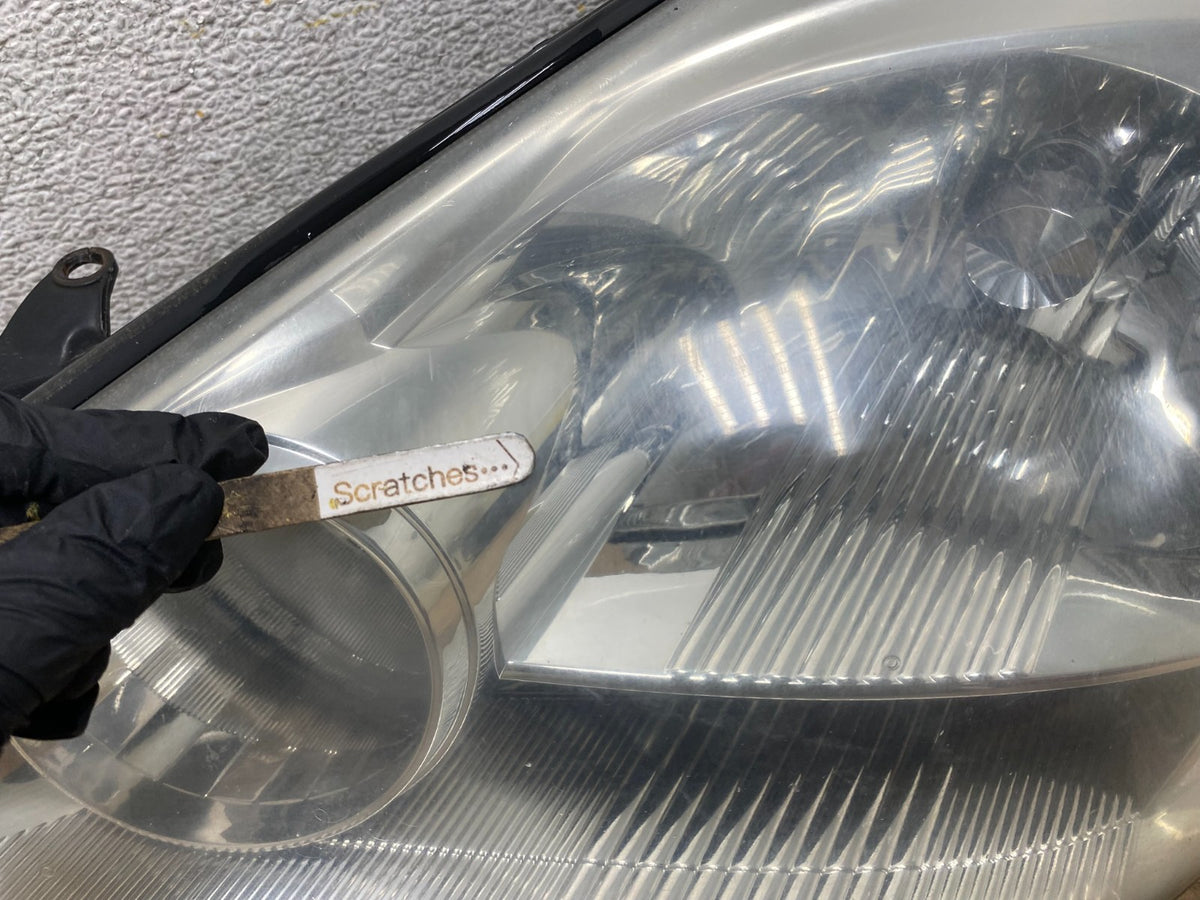2004-2005 Toyota Sienna Left Driver LH Side Halogen Headlight AH9213 DW3