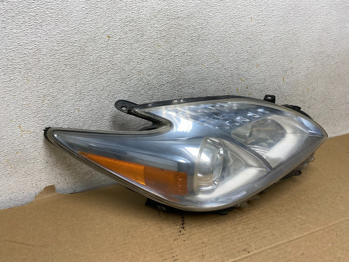 2010 - 2011 Toyota Prius Right Passenger Rh Blue Halogen Headlight AH7784 DW1