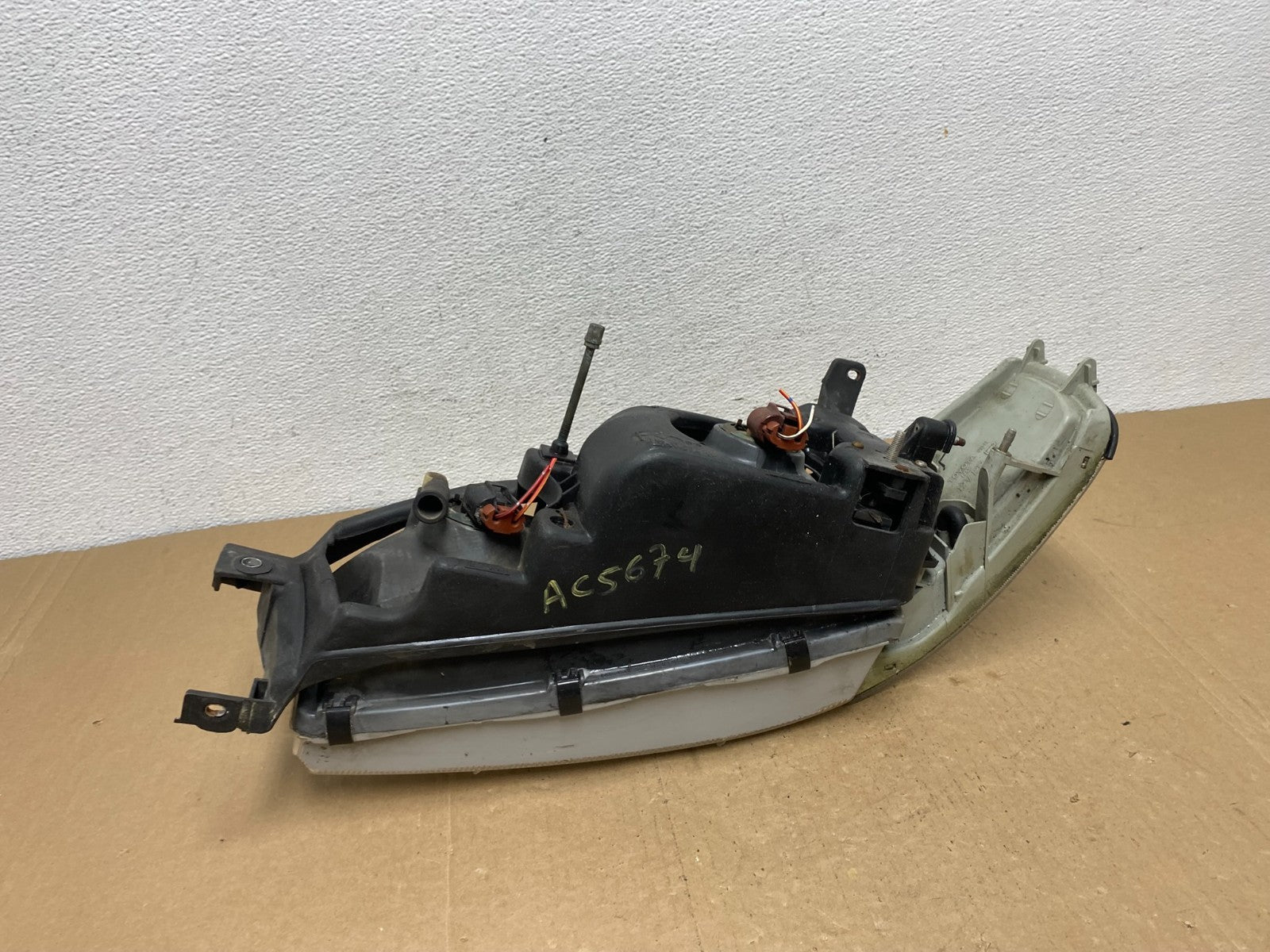 1992 1993 1994 Toyota Camry Right Passenger RH Halogen Headlight AC5674 DW7
