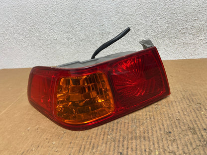 2000 to 2001 Toyota Camry Tail Light Left Driver Lh Side AE1549 LK0