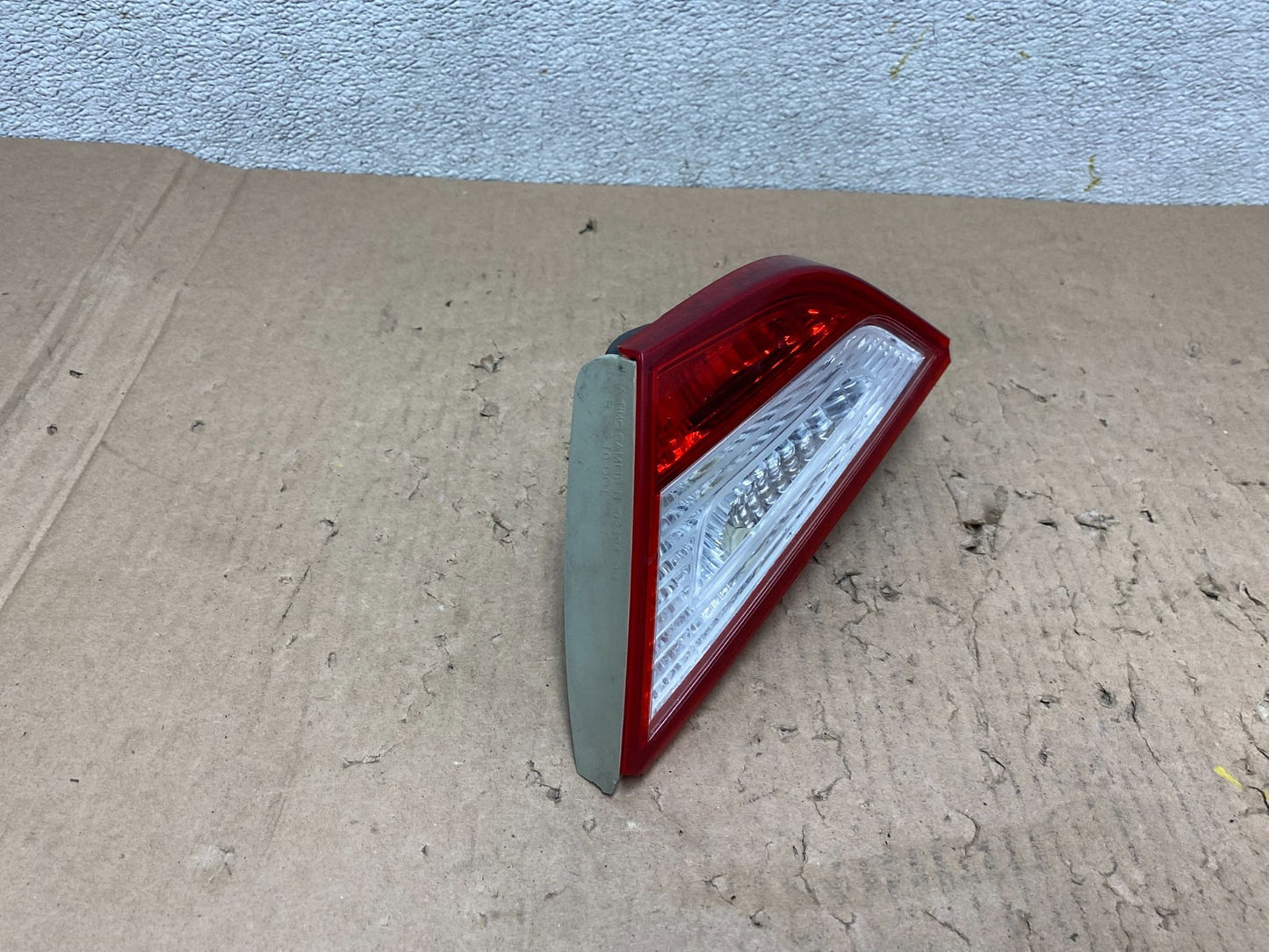 2011 to 2014 Hyundai Sonata Right Passenger Rh Inner Tail Light Oem R1310 DW2