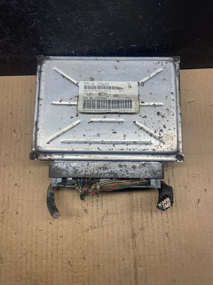 2004 GMC Envoy Silverado Engine Computer ECU ECM Module 12586242 AD1825 DG0