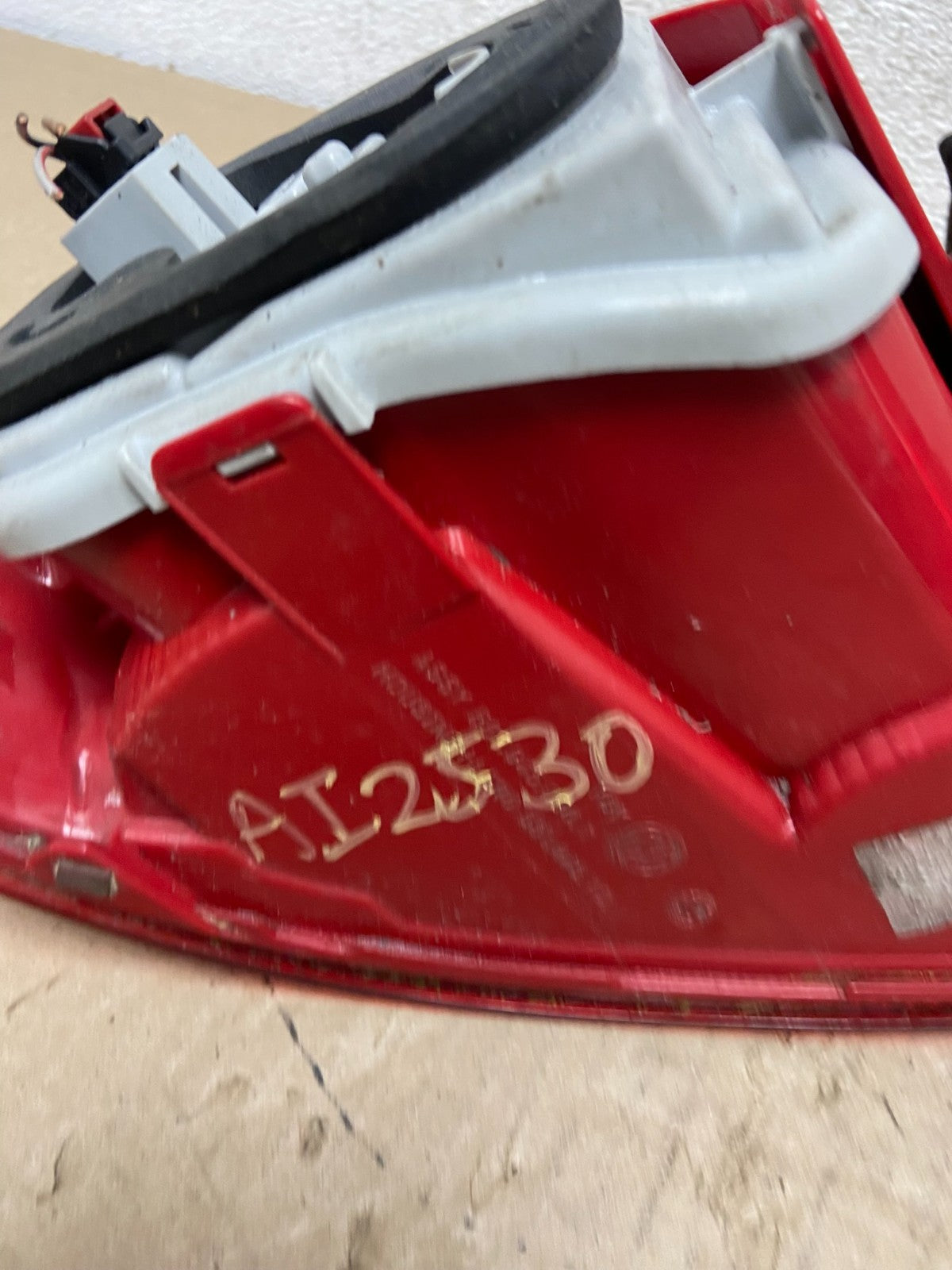 2012 to 2015 Volkswagen Passat Right Passenger Rh Side Tail light AI2530 LK5