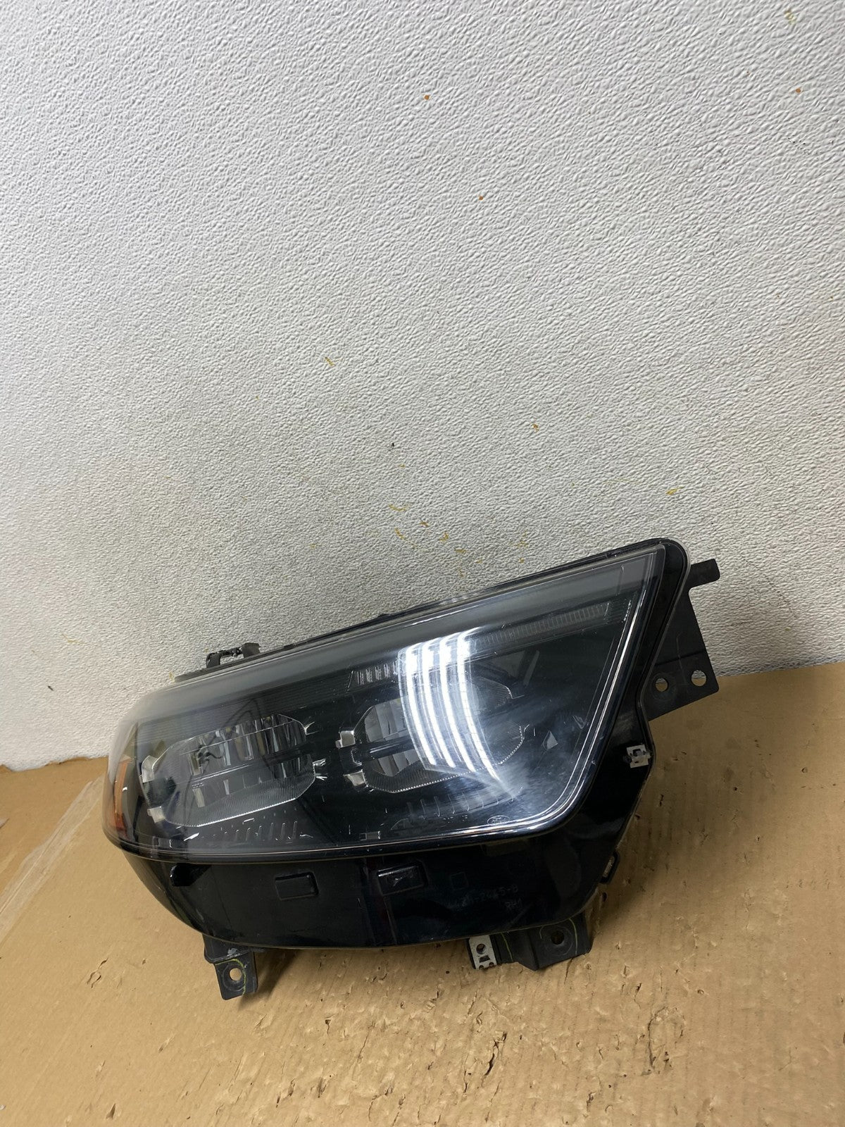 2020-2023 Ford Explorer Right Passenger Side Headlight AH2829 DW1