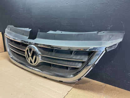 2009 to 2014 Volkswagen Routan Front Upper Grill Grille OEM AB7654 DG2