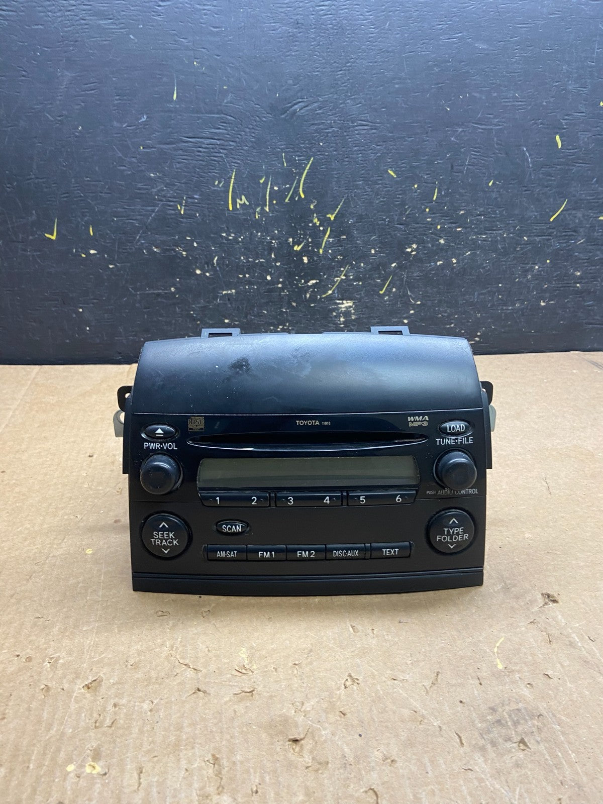 2004 to 2010 Toyota Sienna AM FM CD WMA Mp3 Radio Receiver Z4151 DG0