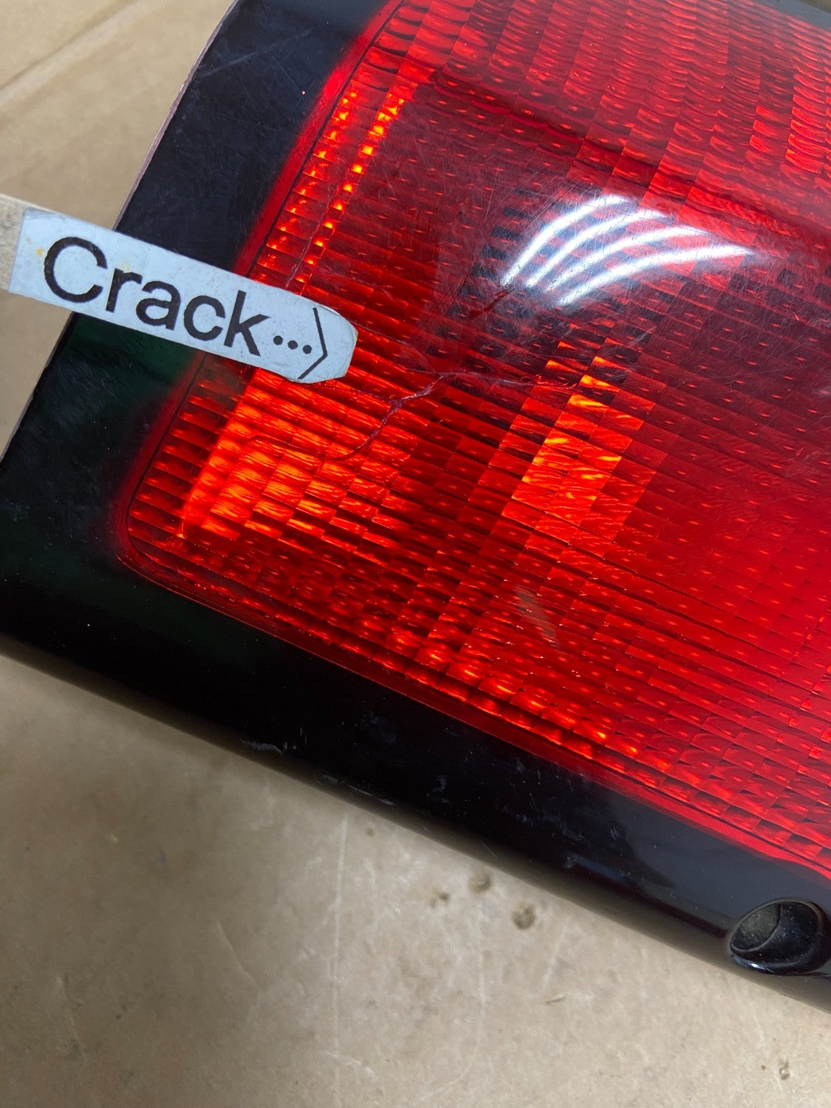 2003 - 2004 Land Rover Discovery 2 Right Passenger Side Tail Light ad3031 DG4