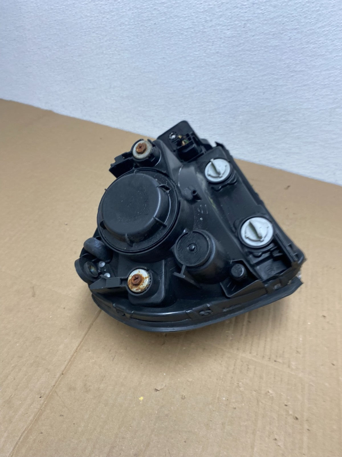 2005 to 2008 Hyundai Tucson Left Driver LH Side Headlight TYC AB8107 DW8
