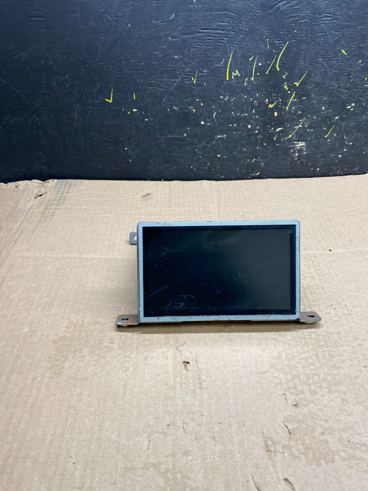 2004 to 2005 Nissan Armada Radio Display Screen Information Oem Y9875 DG0