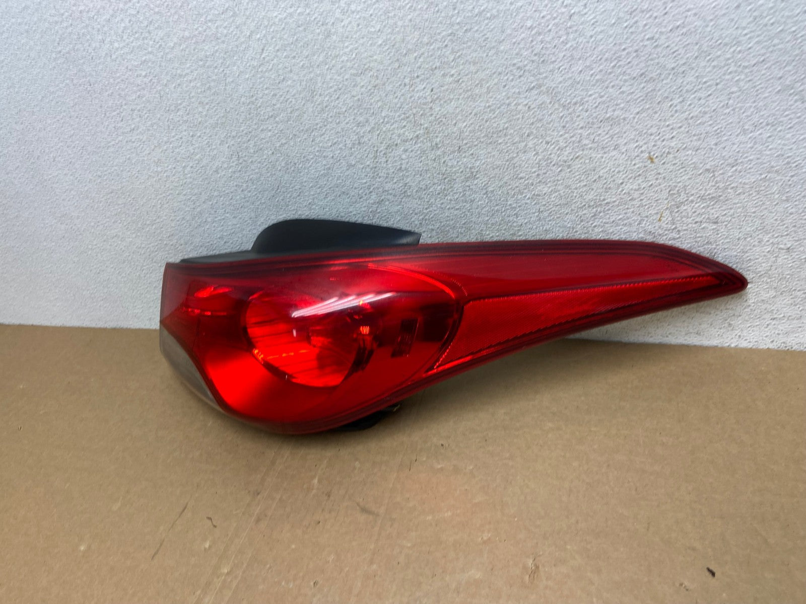 2011 2012 2013 Hyundai Elantra Sedan Right Passenger Tail Light AF9929 LK1