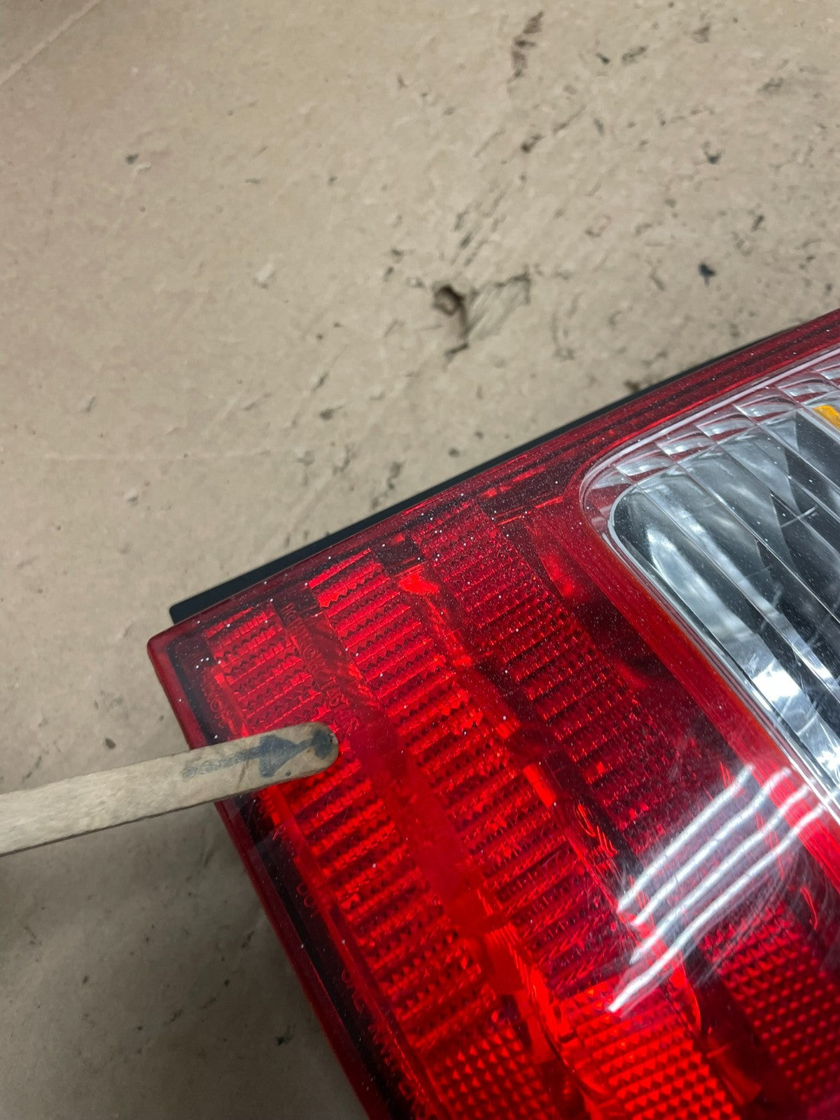 2000 2001 Mazda Mpv Right Passenger RH Side Tail Light Oem q3852 DG9