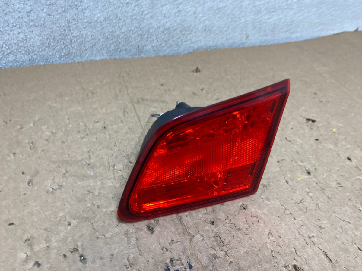 2010-2014 Subaru Legacy Right Passenger Rh Side Tail Light Inner V0418 DW2