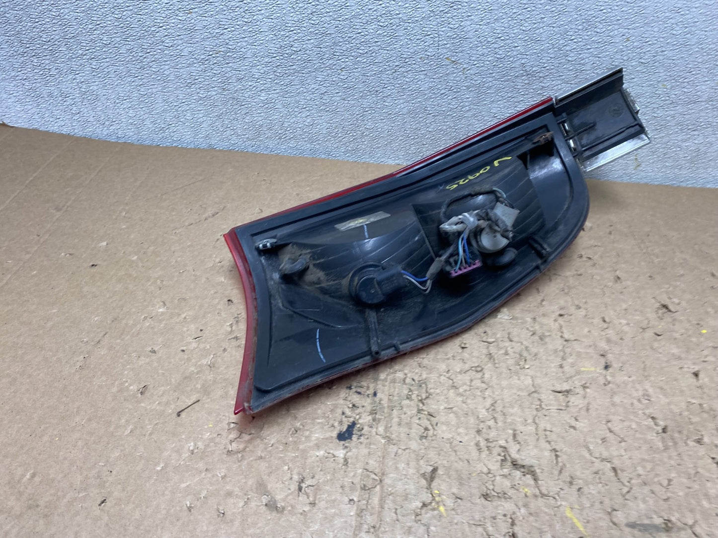 2002-2009 GMC Envoy XUV Right Passenger RH Side Tail Light Oem V0925 DW5