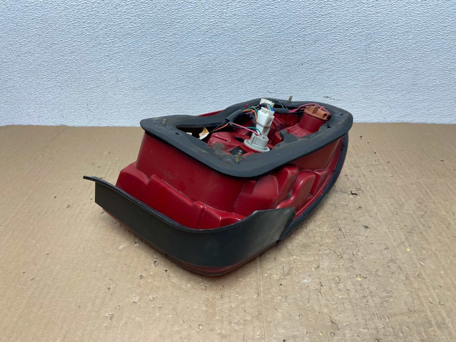 2002 - 2005 Hyundai Sonata Right Passenger RH Side Tail Light OEM AC0324 LK4