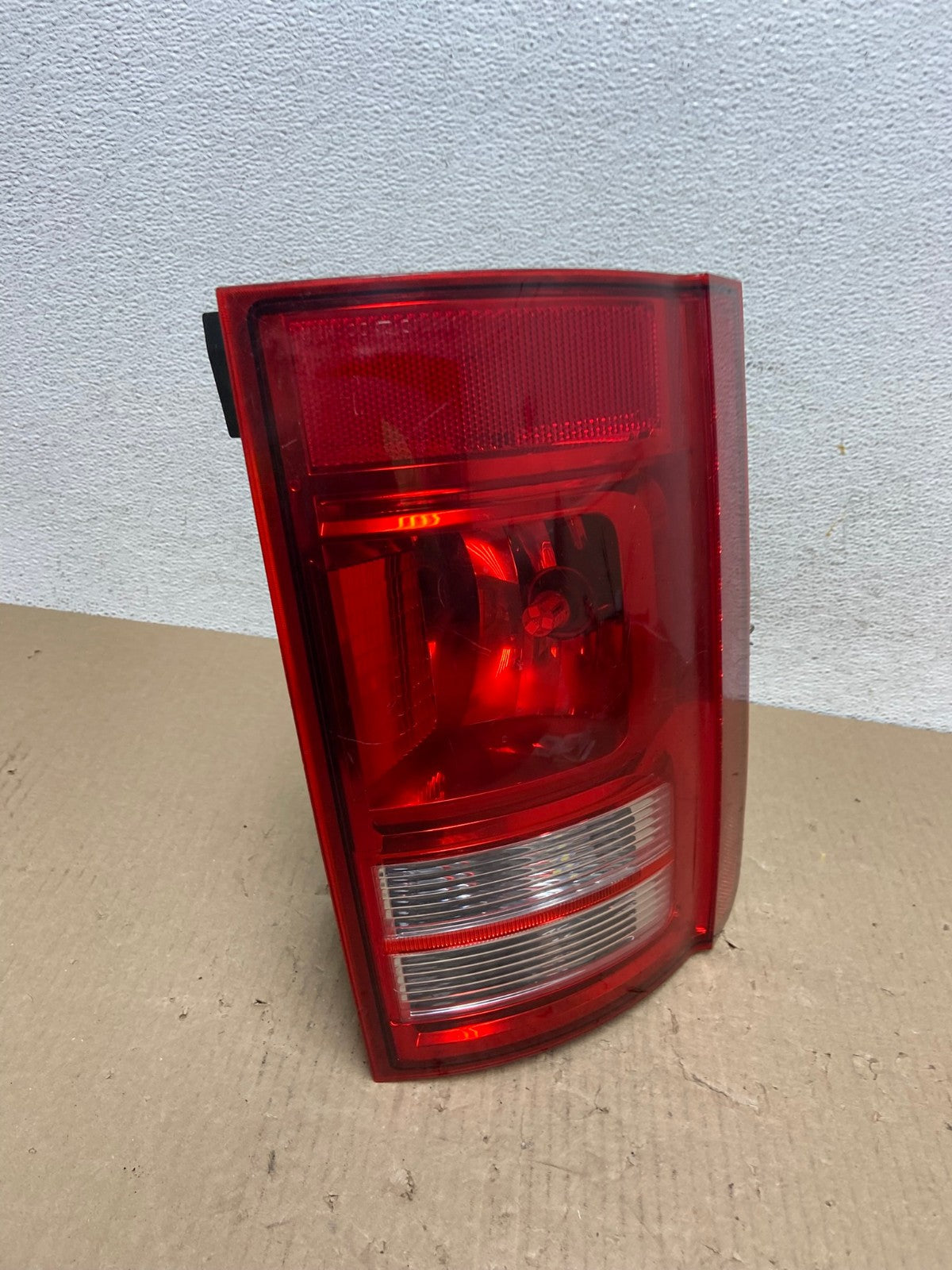 2008 to 2010 Dodge Grand Caravan Left Driver LH Side Tail Light AE9653 LK2