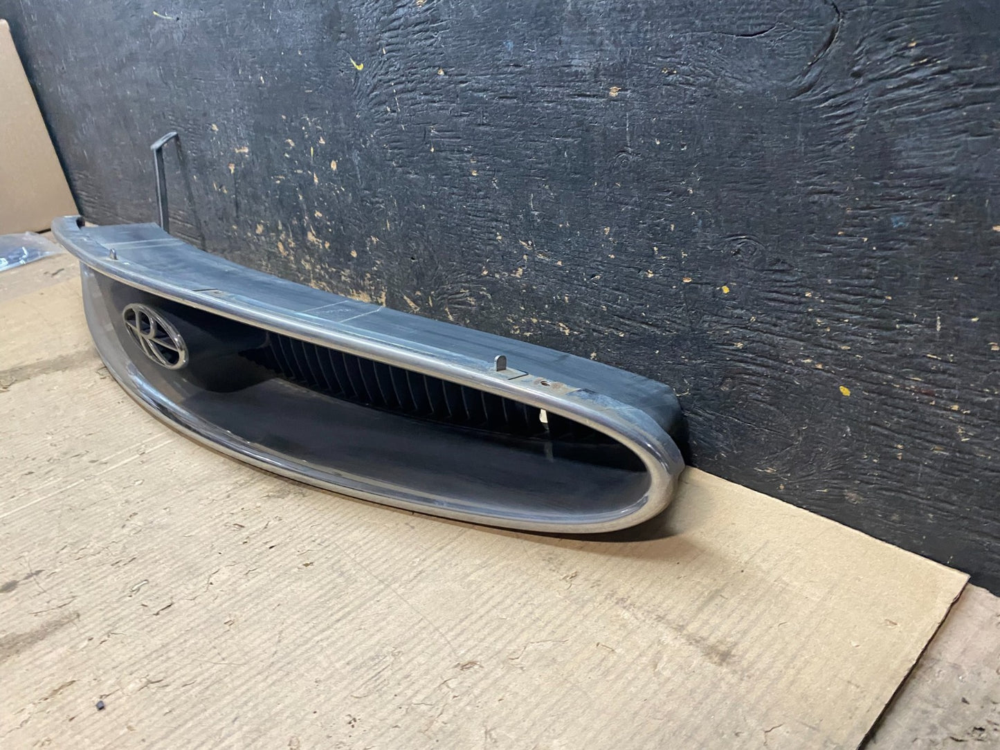 1995 to 1999 Buick Riviera Front Grill Grille OEM X3505 DG1