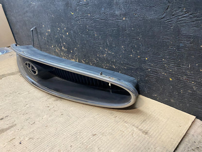 1995 to 1999 Buick Riviera Front Grill Grille OEM X3505 DG1