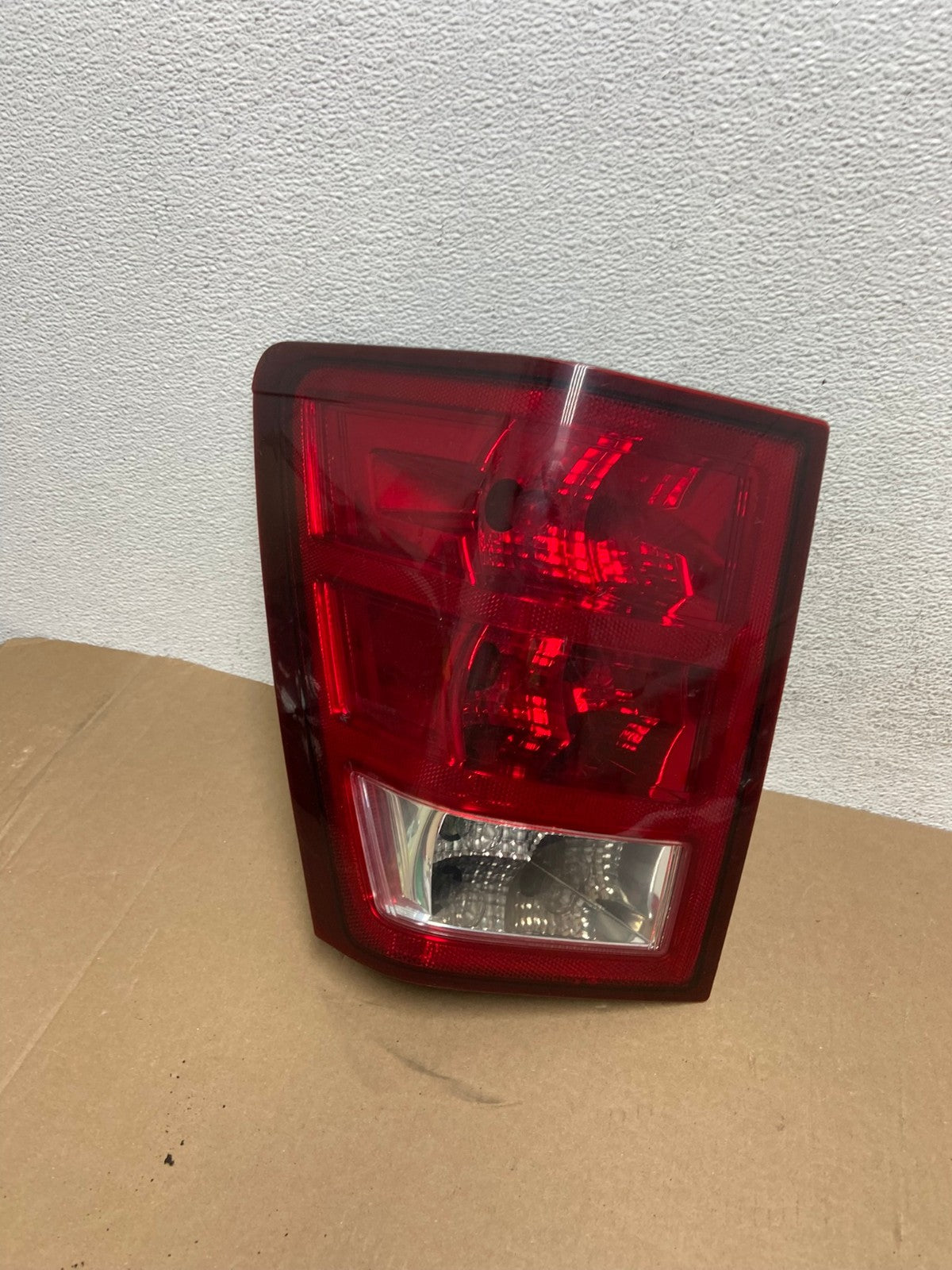 2005 to 2006 Jeep Grand Cherokee Left Driver Side Lh Tail Light AD6399 LK0