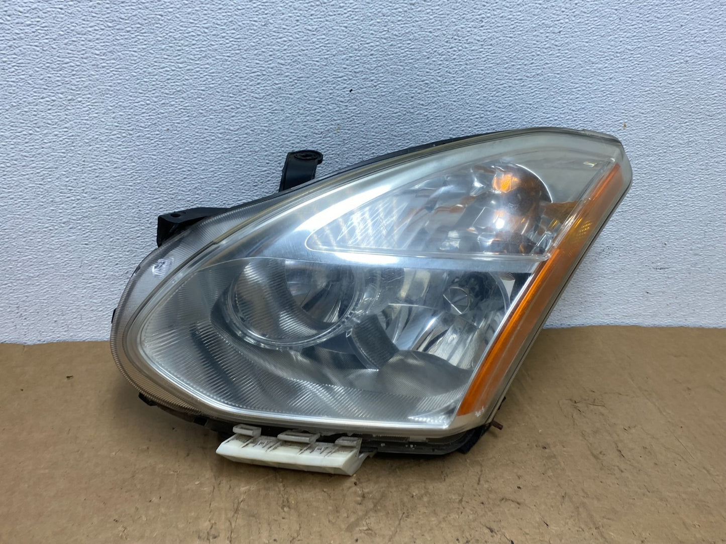 2008 to 2013 Nissan Rogue HID Xenon Headlight Left Driver Lh Side AD1386 DW0