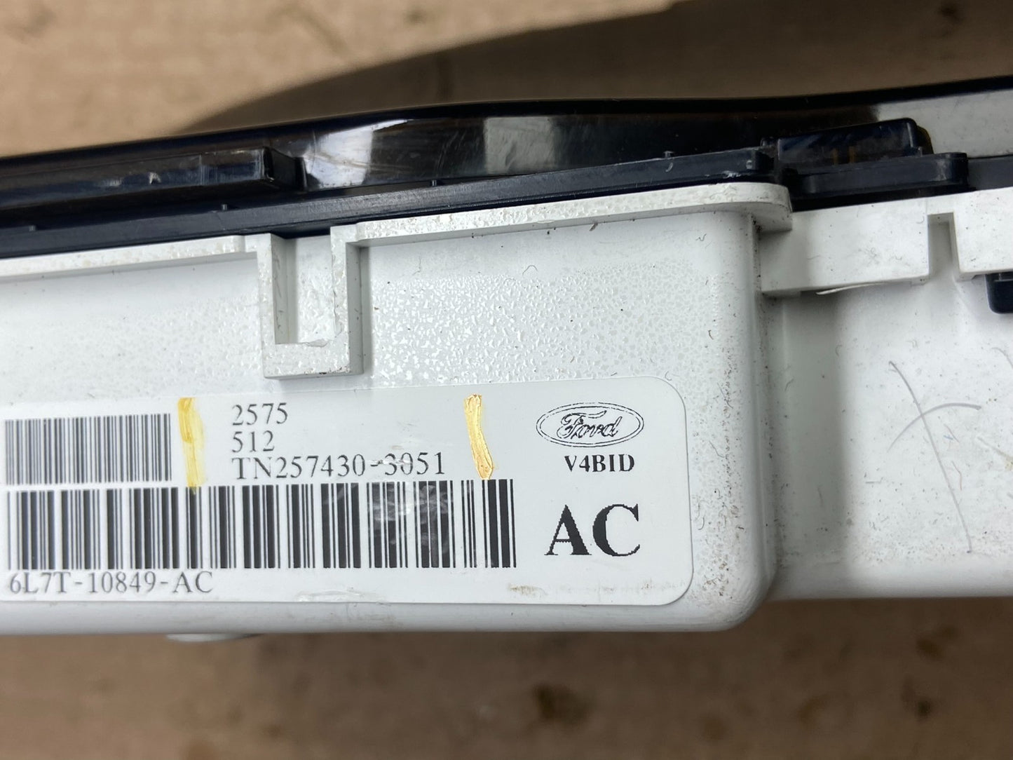 2006 Ford Explorer Speedometer Cluster Gauge Oem z1622 DG7