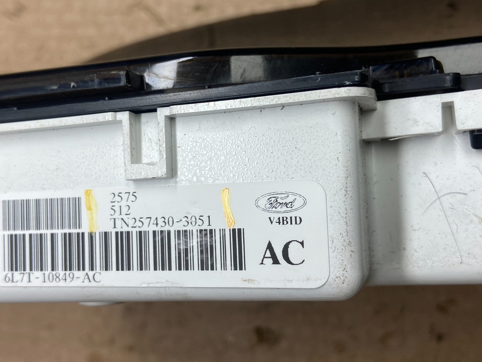 2006 Ford Explorer Speedometer Cluster Gauge Oem z1622 DG7