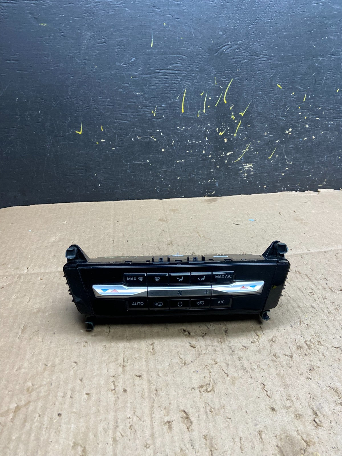 2020 to 2023 Ford  Explorer A/C Heater Climate Control Panel Y7738 DG0