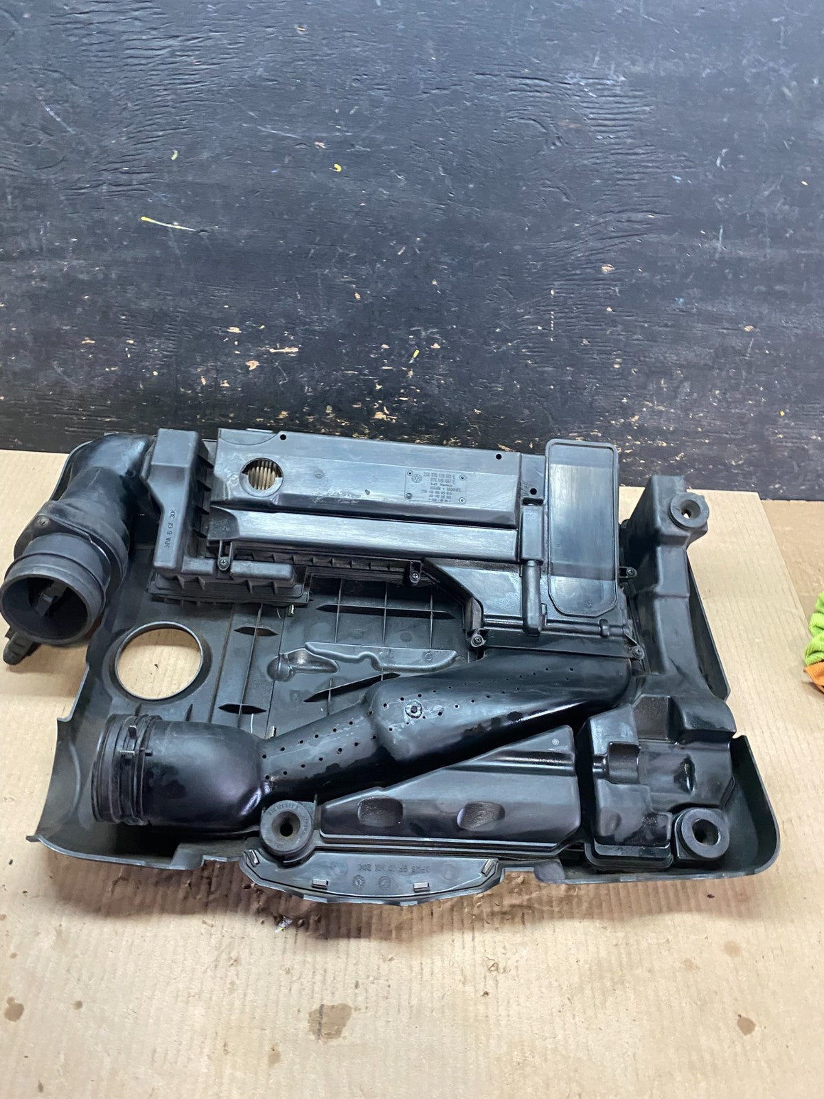 2005 to 2008 Volkswagen Jetta 2.5L Passat Jetta Engine Cover 07k129601 U7352 DG4