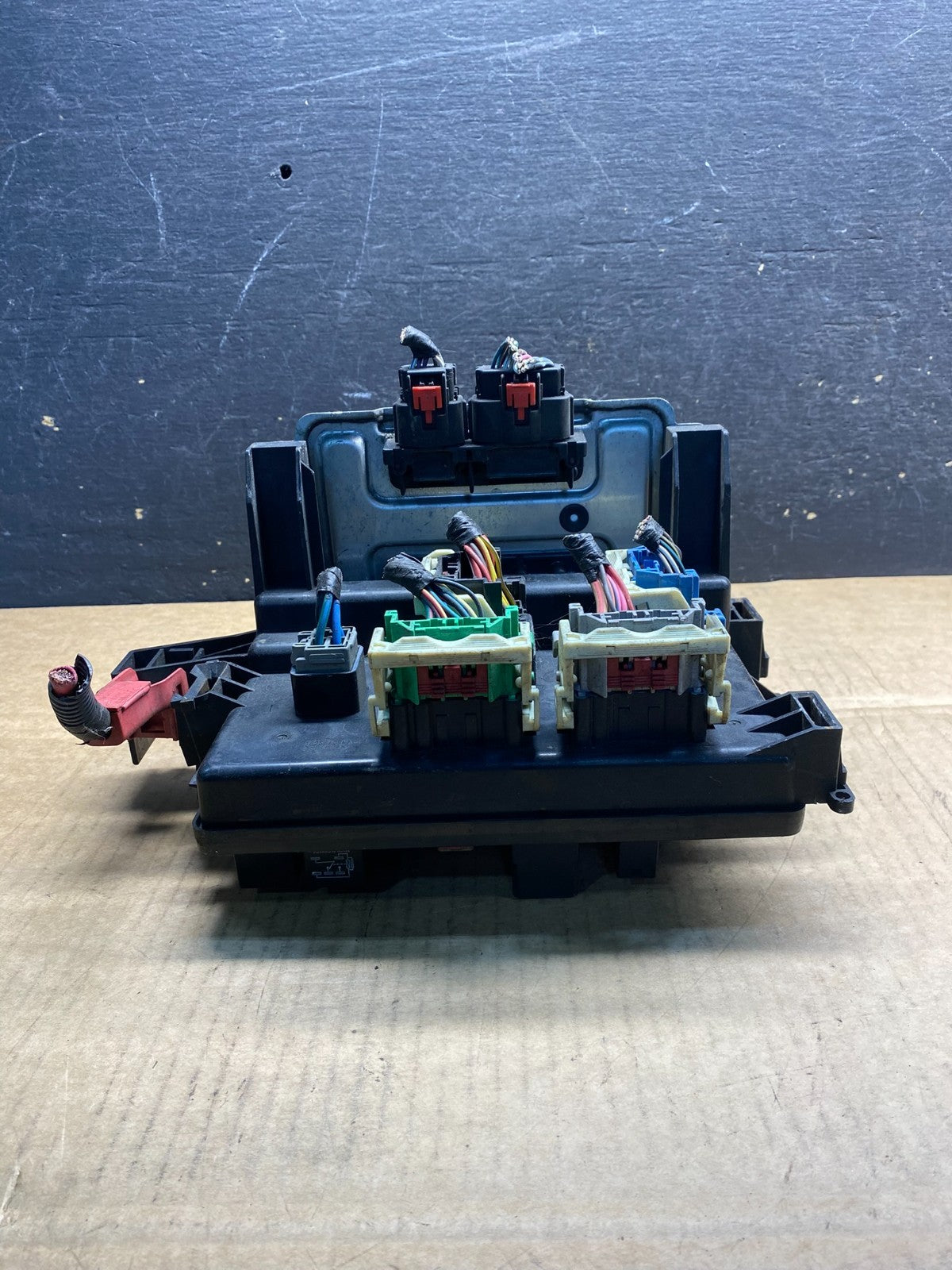 2005 2006 Dodge Magnum Engine Fuse Box p05087166ai AB3951DG1