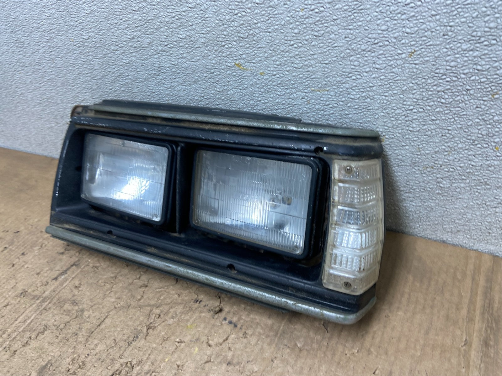 1984 to 1985 Subaru Leone Left Side Headlight AA85031