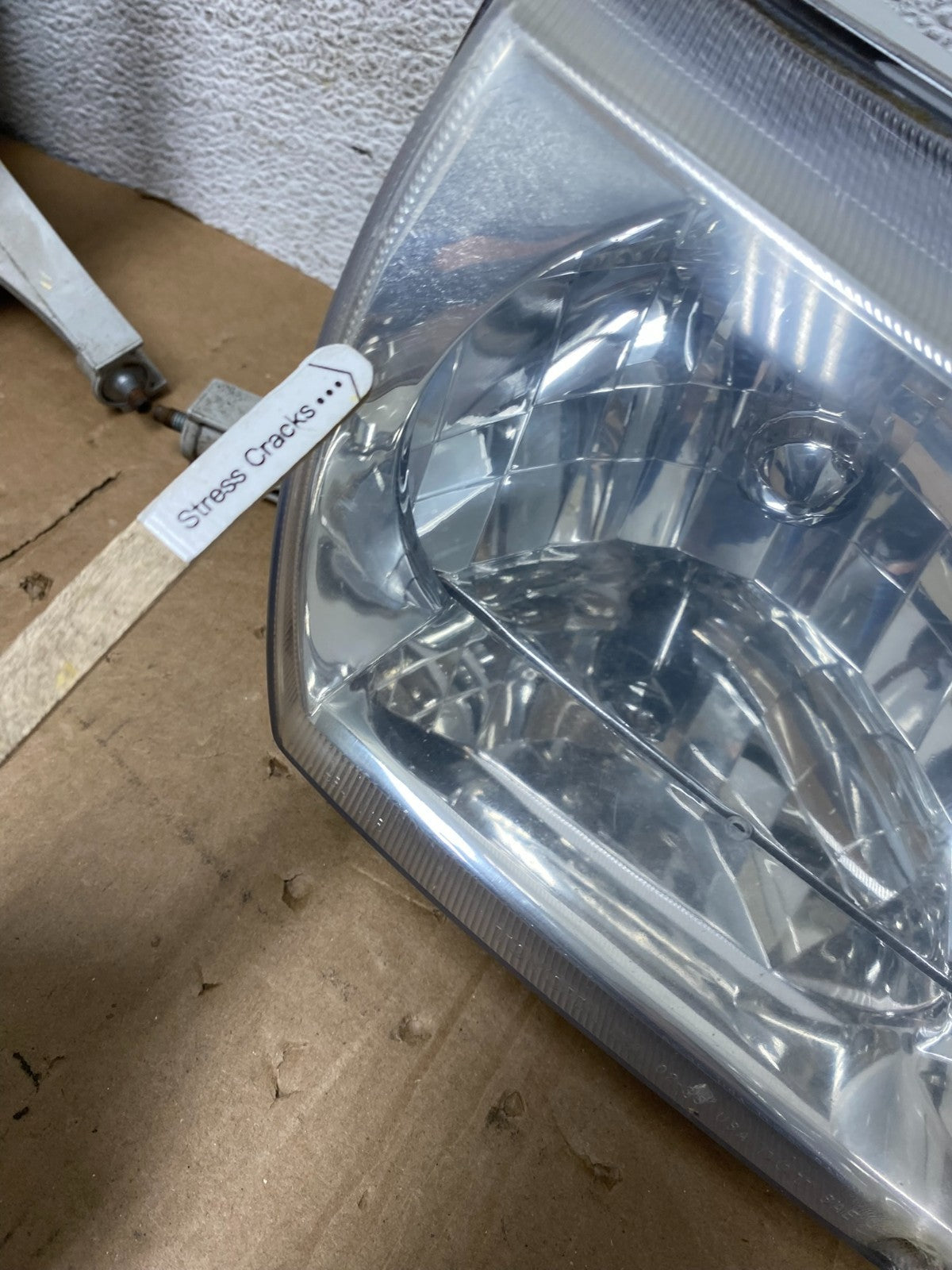 2001-2002 Toyota Corolla Left+Right Side Halogen Headlights AD8175 DW5
