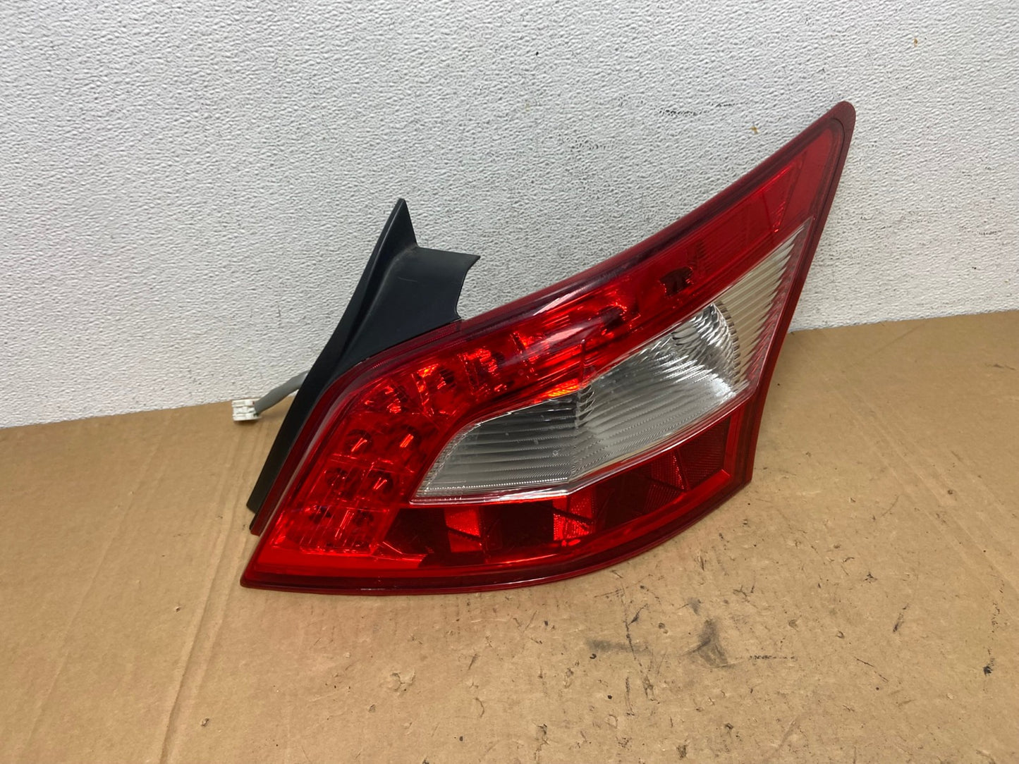 2009 2010 2011 Nissan Maxima Right Passenger RH Side Tail light AD3172 LK0