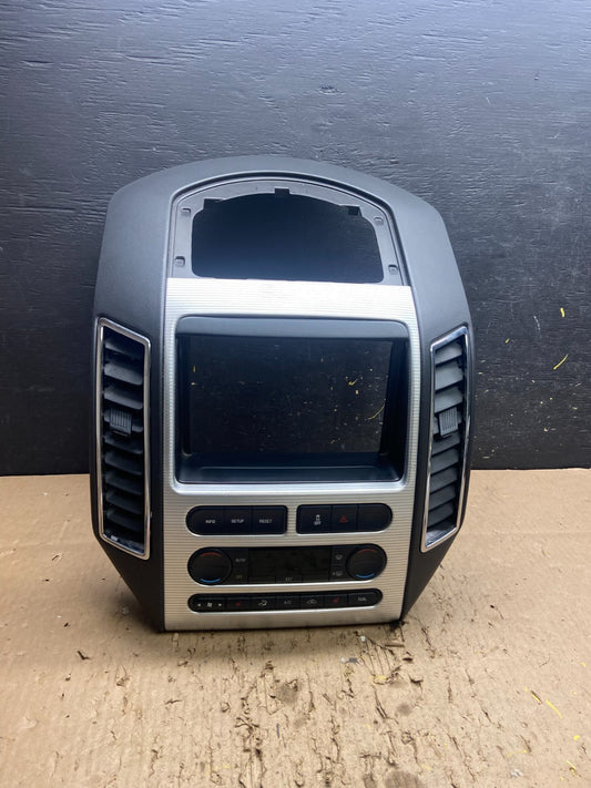 2007 - 2010 Ford Edge Heater Climate Control Radio Control Dash Bezel t8894 DG0