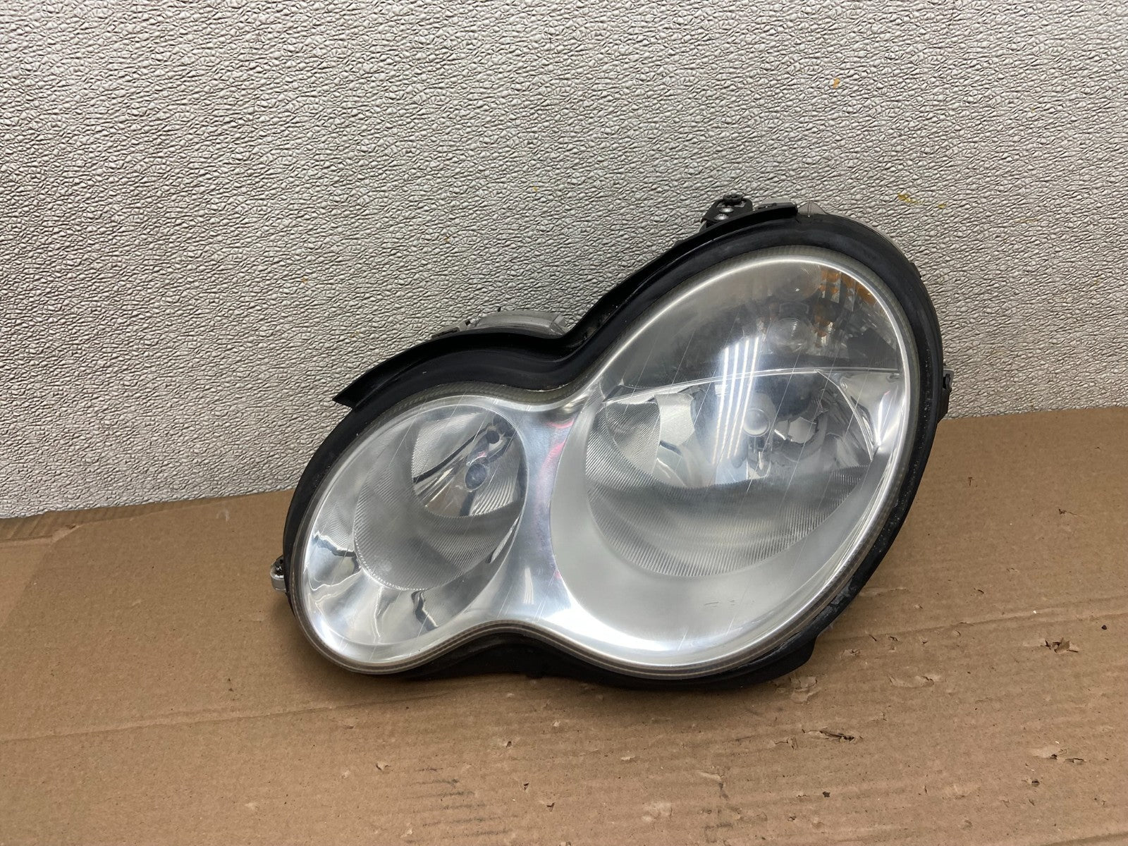 2005 to 2007 Mercedes-Benz C-Class Left Driver LH Side Headlight OEM AB1355 DW0