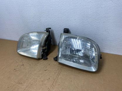 2001-2004 Toyota Sequoia Left+Right Side Halogen Headlights AC7717 DW1