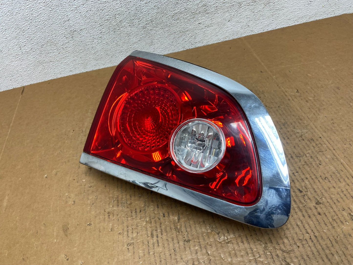 2008 - 2012 Buick Enclave Left Driver Lh Inner Tail Light AE1385 LK1