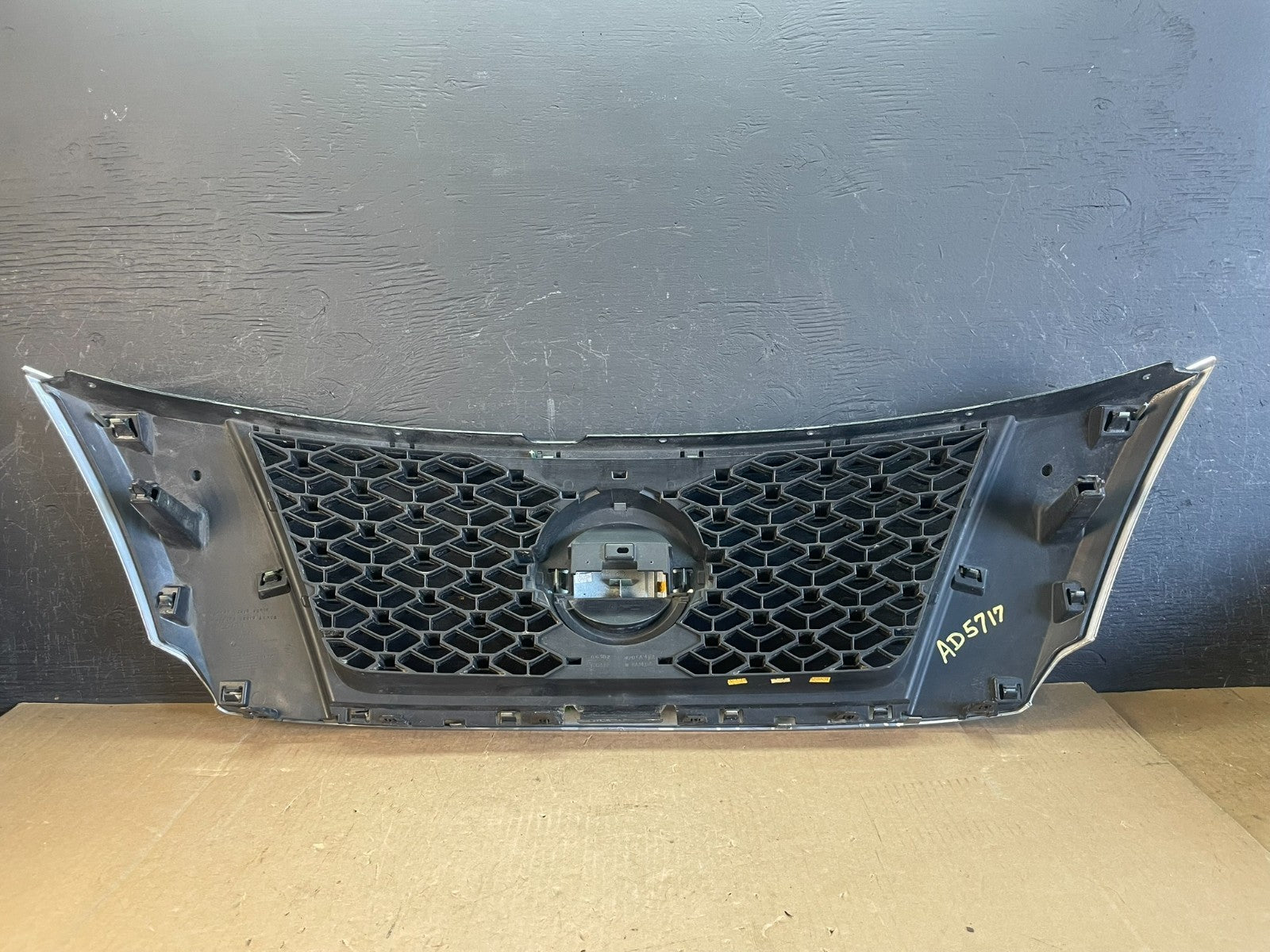 2013 - 2016 Nissan Pathfinder Front Upper Chrome Grill Grille AD5717 DW3