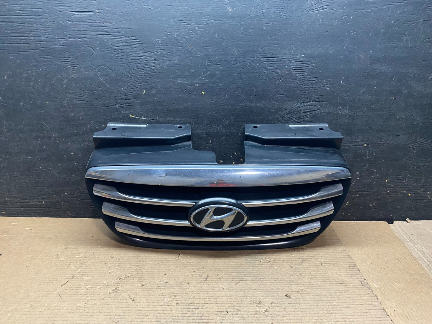 2010 Hyundai Elantra Front Upper Grille Grill V7146 DG0