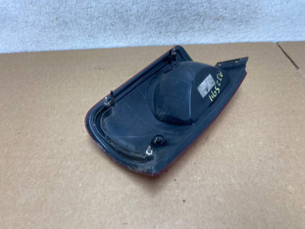 1998 to 2002 Lincoln Navigator Right Passenger RH Side Tail Light AI2594 LK5